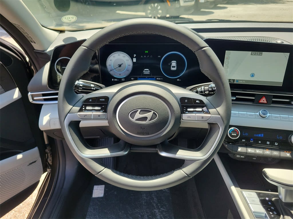 Thumbnail: 2025 Hyundai Elantra - 25