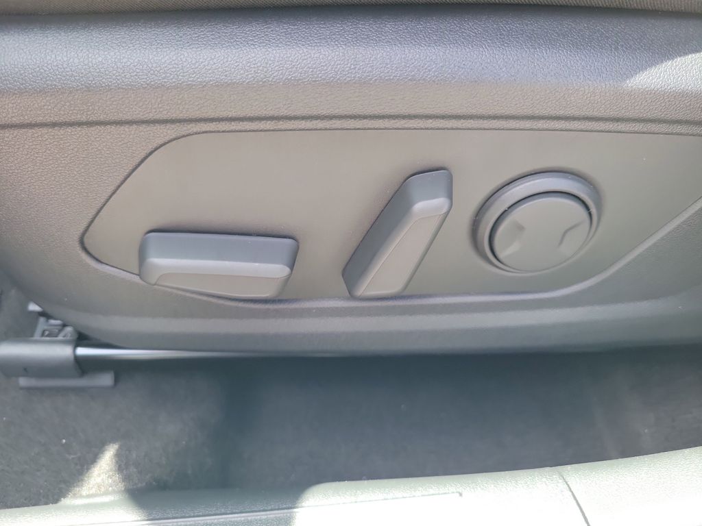 Thumbnail: 2026 Hyundai Elantra - 24