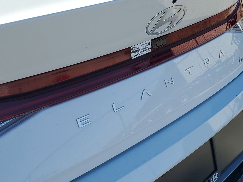 Thumbnail: 2026 Hyundai Elantra - 18