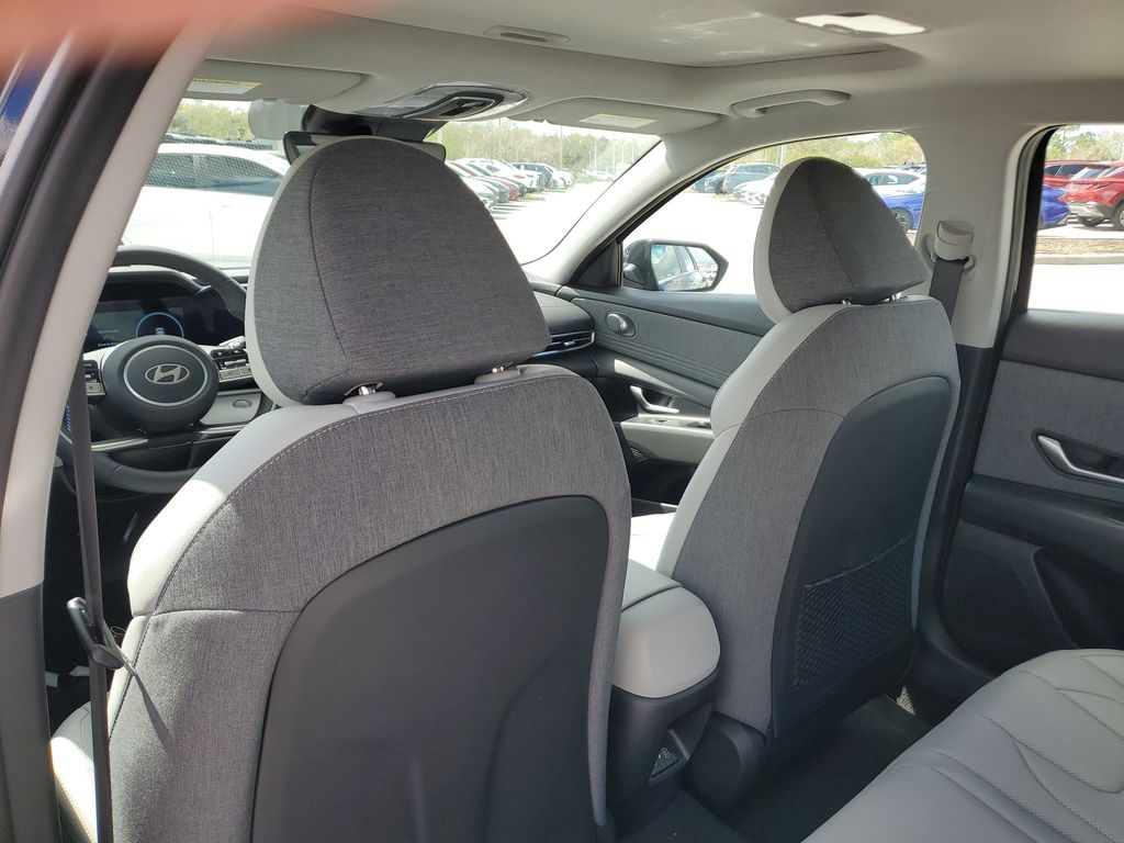 Thumbnail: 2026 Hyundai Elantra - 9
