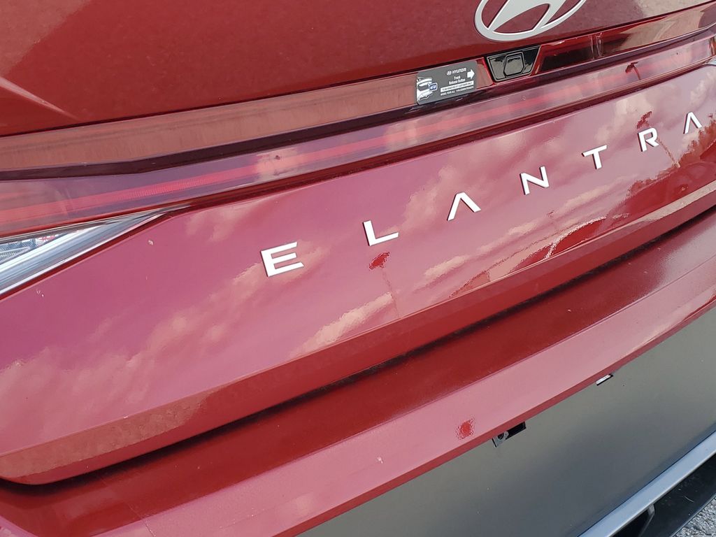 Thumbnail: 2025 Hyundai Elantra - 18