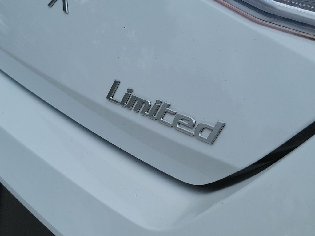 Thumbnail: 2025 Hyundai Elantra - 4
