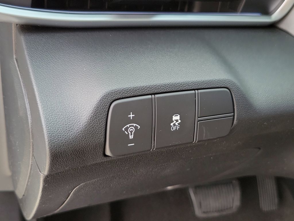Thumbnail: 2026 Hyundai Elantra - 25