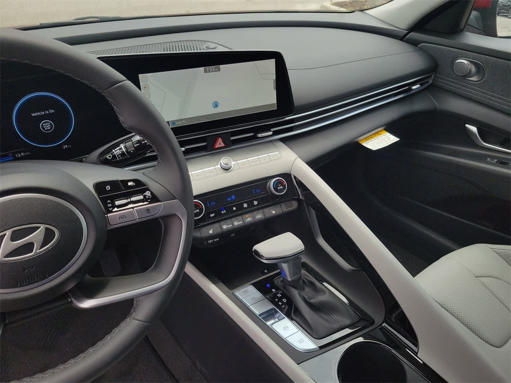 Thumbnail: 2025 Hyundai Elantra - 32