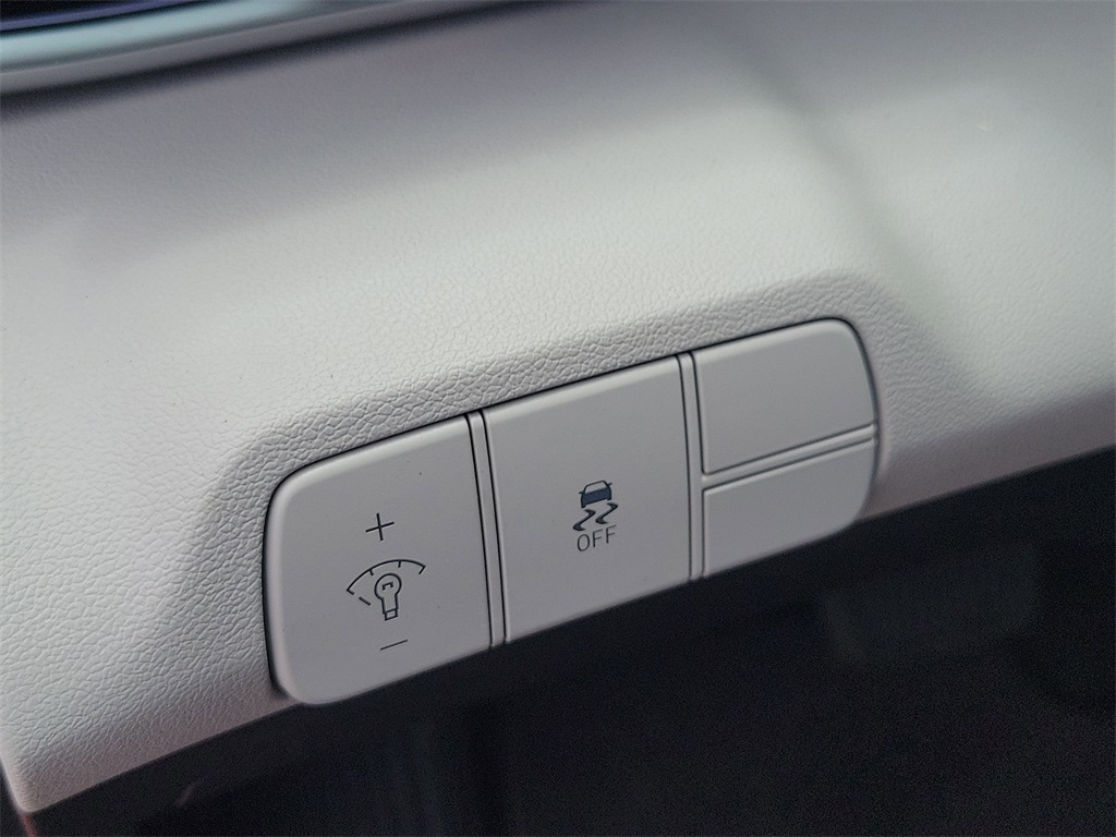 Thumbnail: 2025 Hyundai Elantra - 25