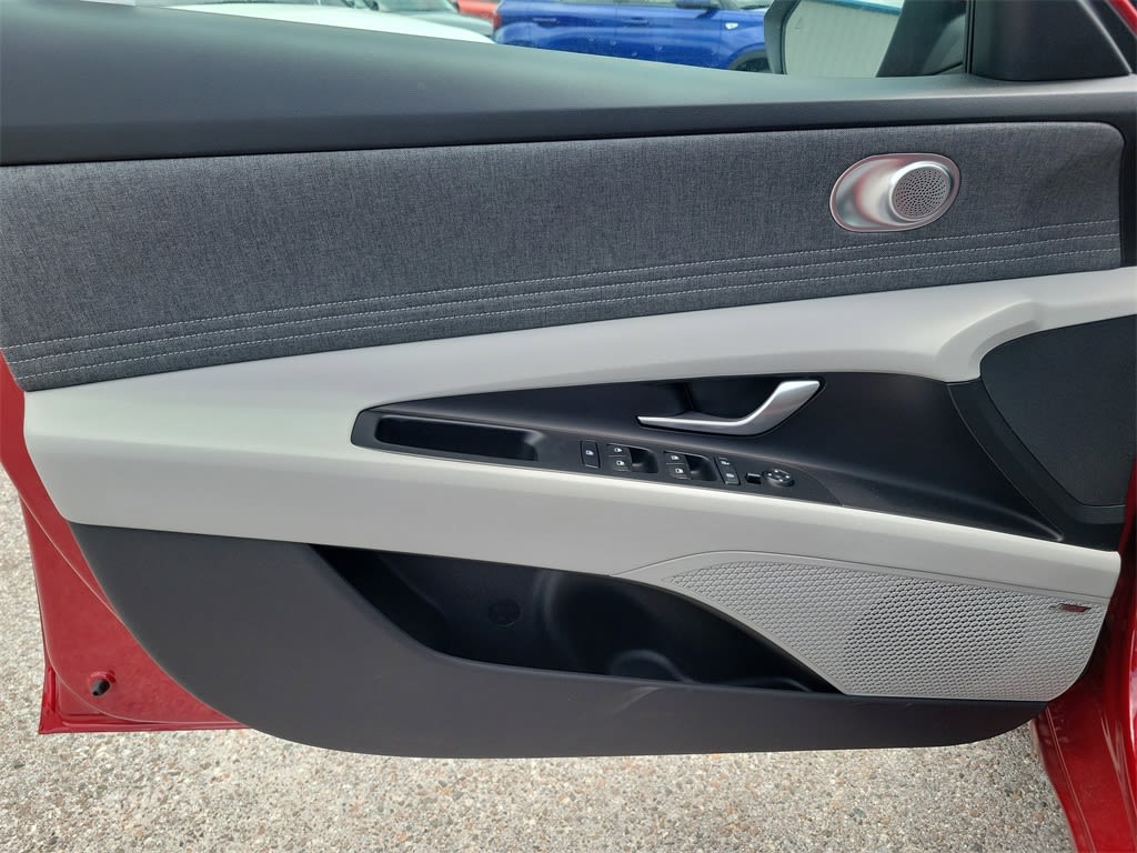 Thumbnail: 2025 Hyundai Elantra - 22