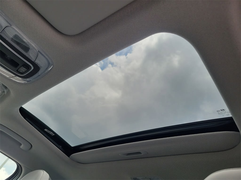 Thumbnail: 2025 Hyundai Elantra - 33