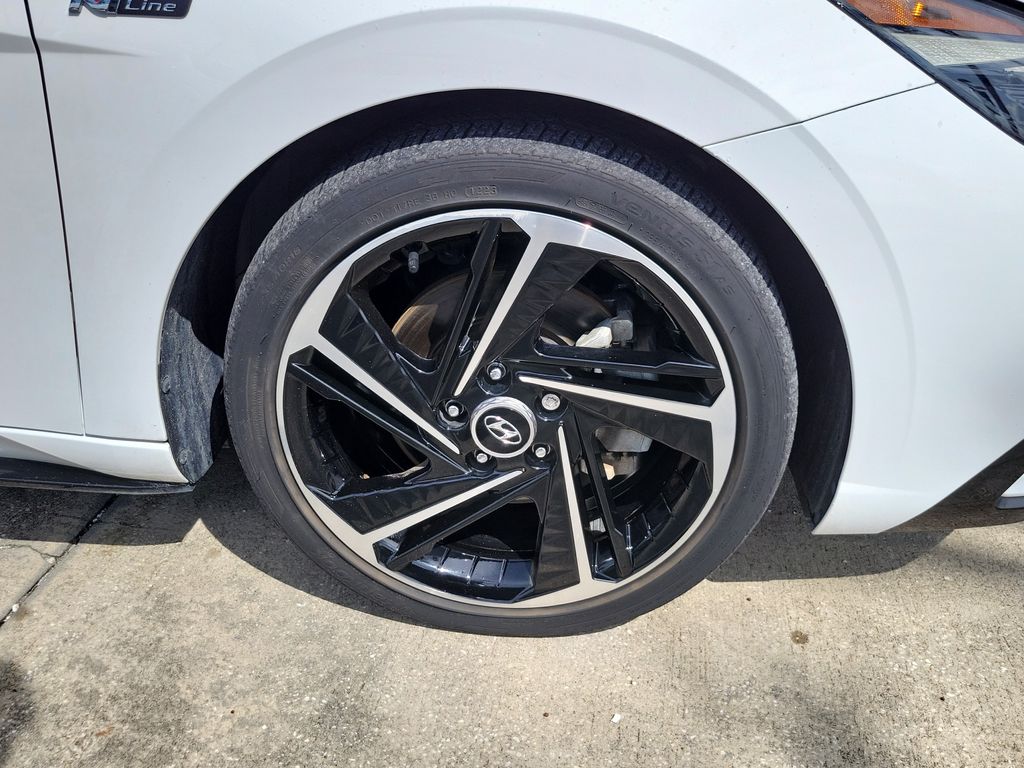 Thumbnail: 2023 Hyundai Elantra - 4