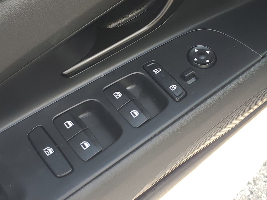 Thumbnail: 2025 Hyundai Elantra - 21