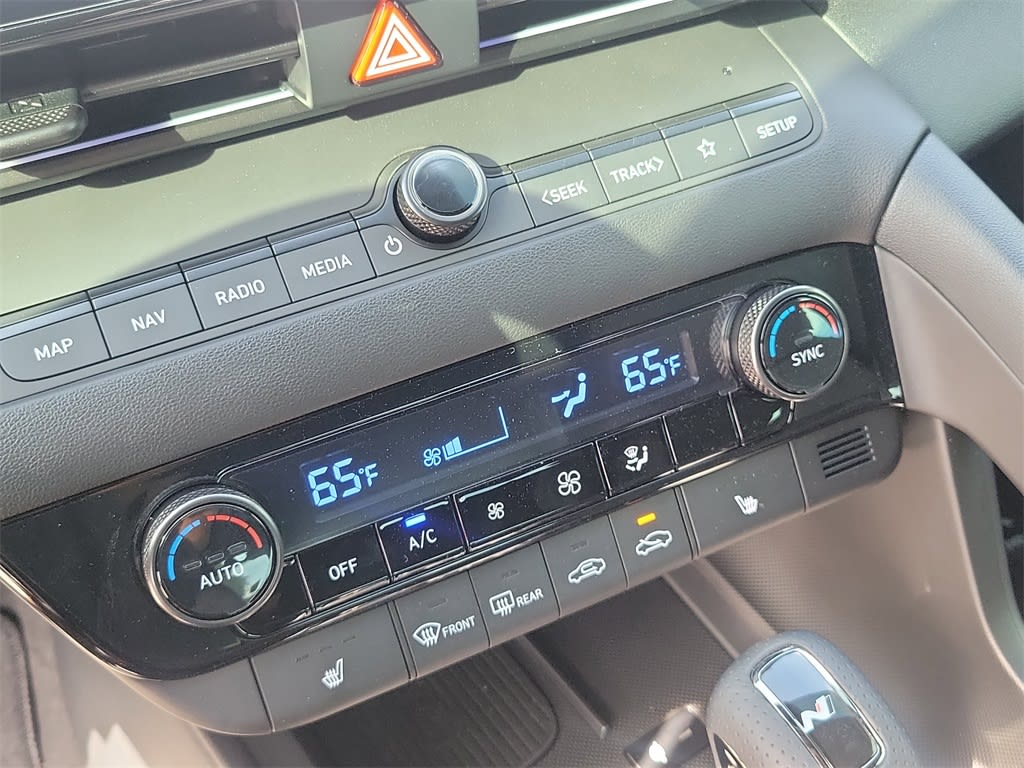 Thumbnail: 2025 Hyundai Elantra - 28