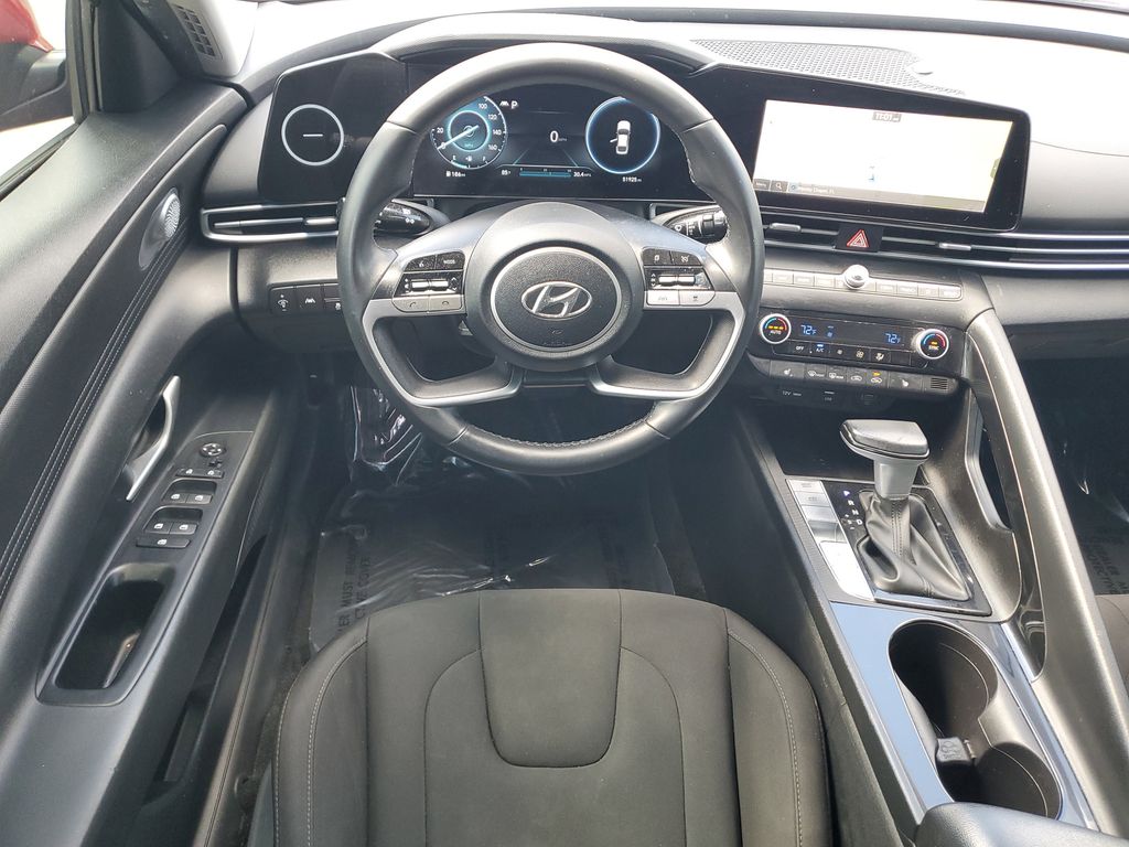 Thumbnail: 2023 Hyundai Elantra - 8
