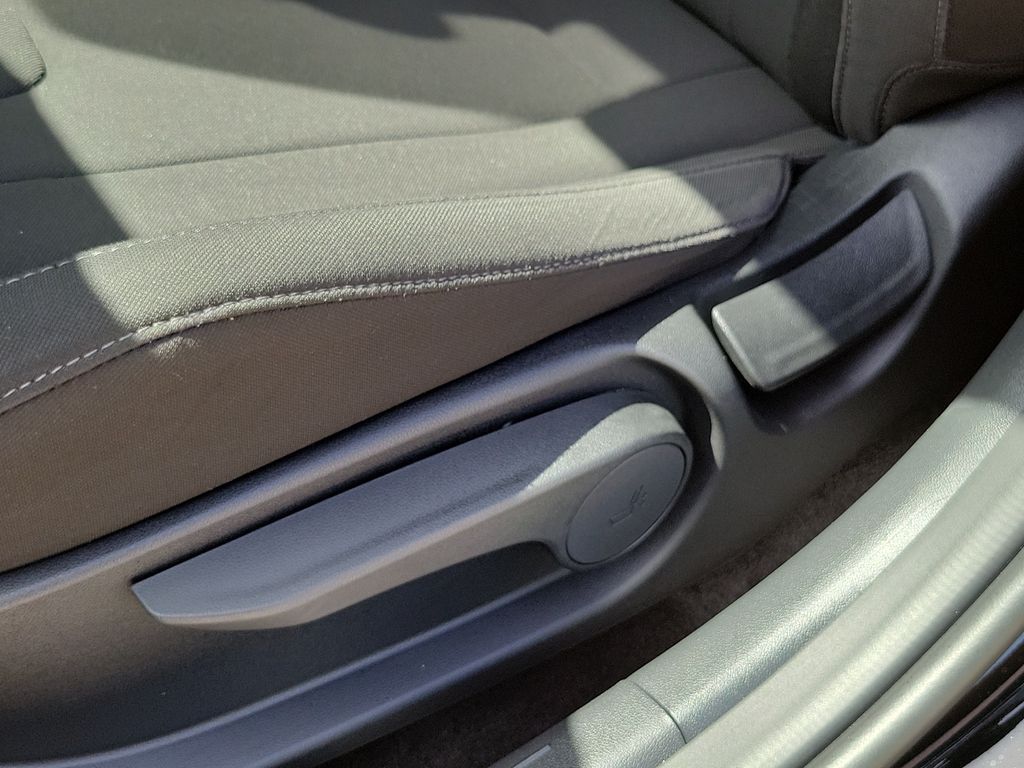 Thumbnail: 2025 Hyundai Elantra - 23