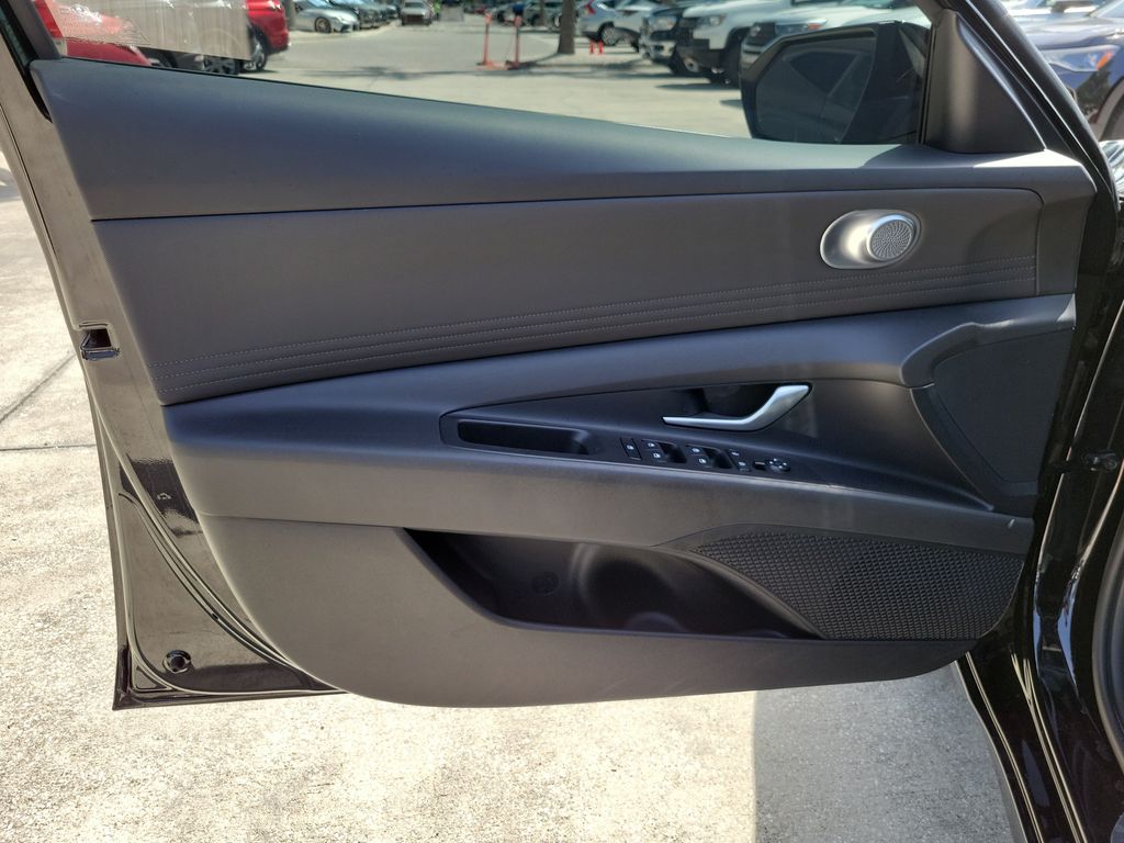 Thumbnail: 2025 Hyundai Elantra - 20