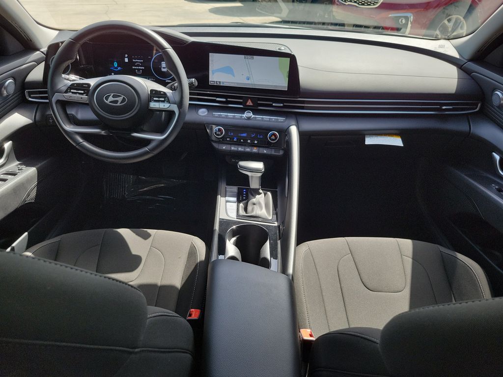 Thumbnail: 2025 Hyundai Elantra - 2