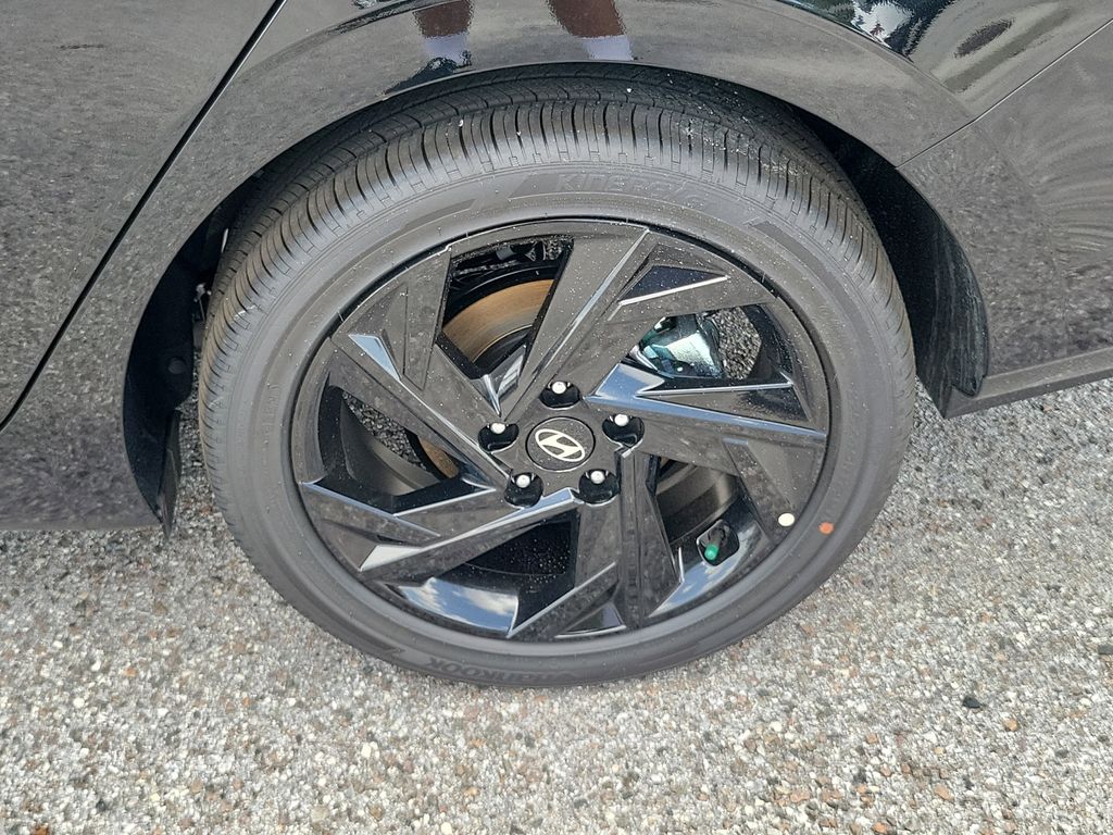 Thumbnail: 2026 Hyundai Elantra - 4