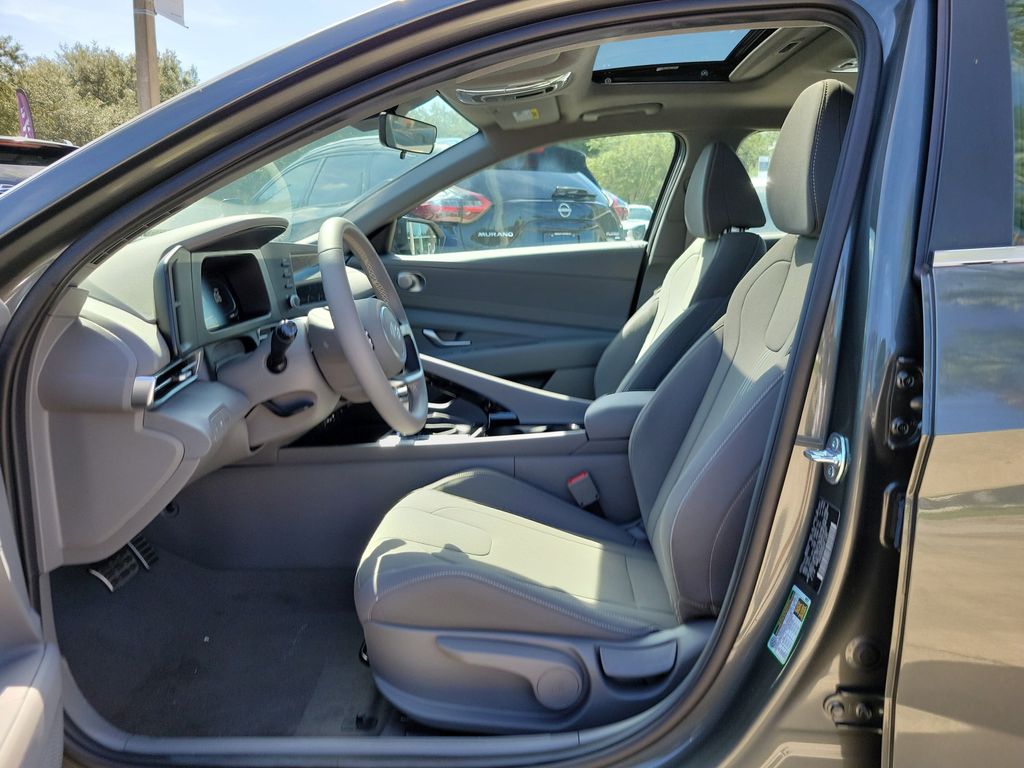 Thumbnail: 2026 Hyundai Elantra - 9