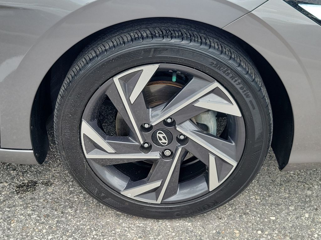 Thumbnail: 2024 Hyundai Elantra - 4