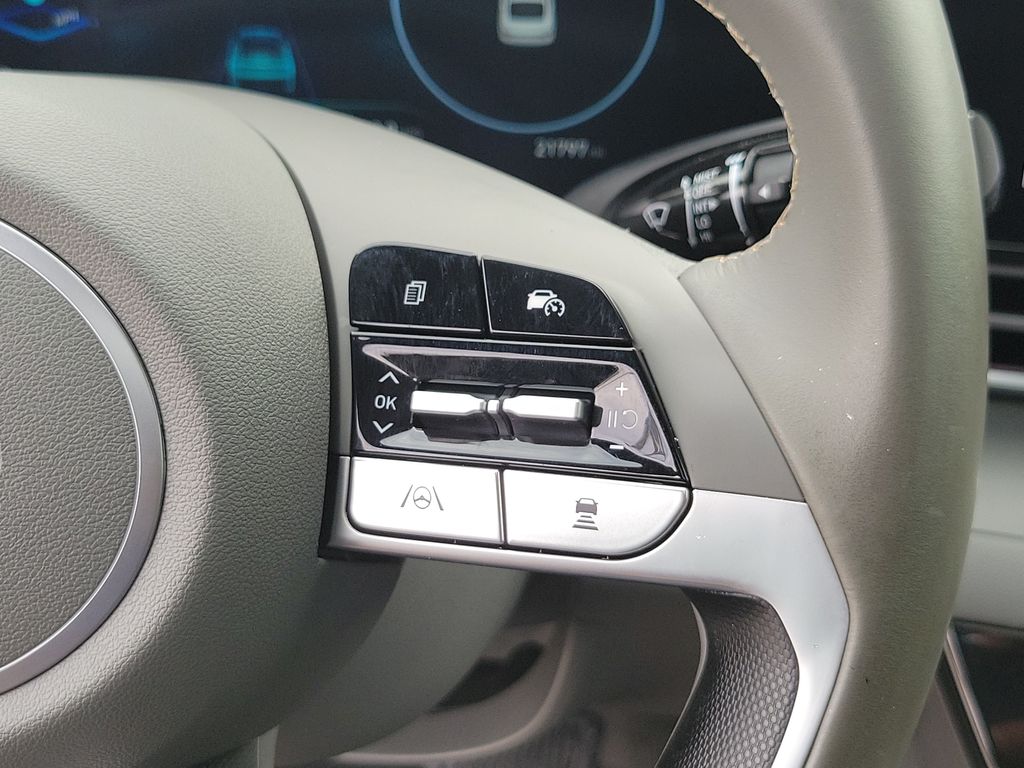 Thumbnail: 2024 Hyundai Elantra - 25