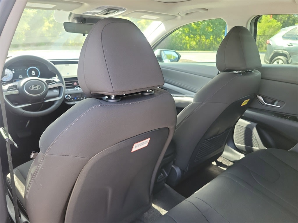 Thumbnail: 2025 Hyundai Elantra - 9