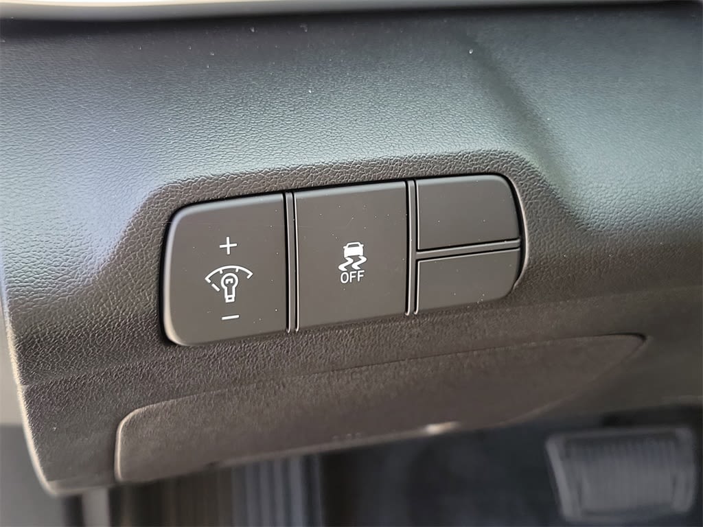 Thumbnail: 2025 Hyundai Elantra - 24