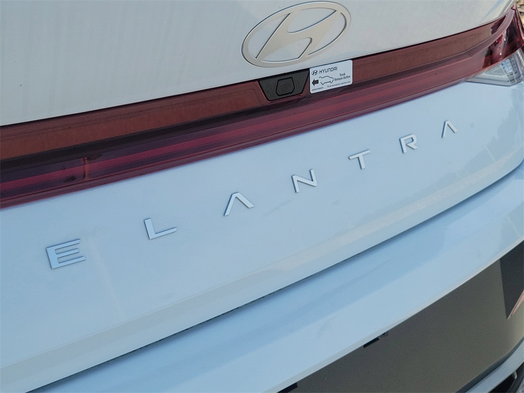Thumbnail: 2025 Hyundai Elantra - 6