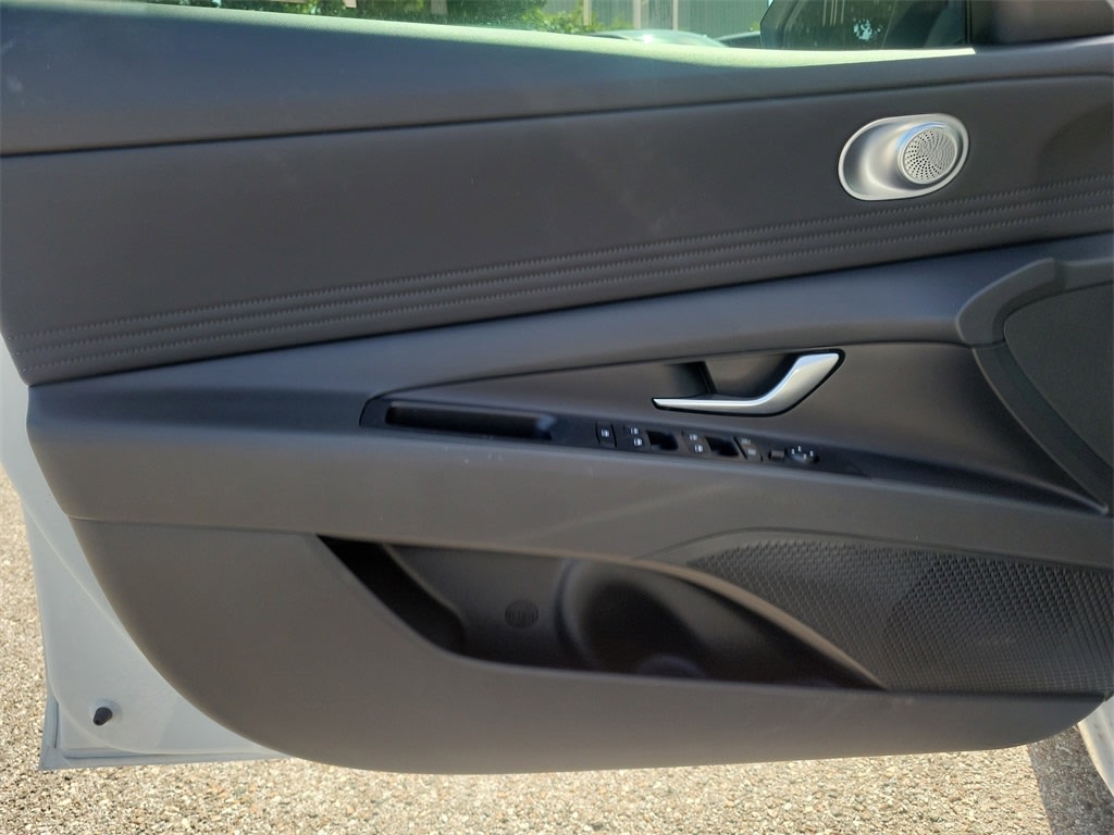 Thumbnail: 2025 Hyundai Elantra - 21