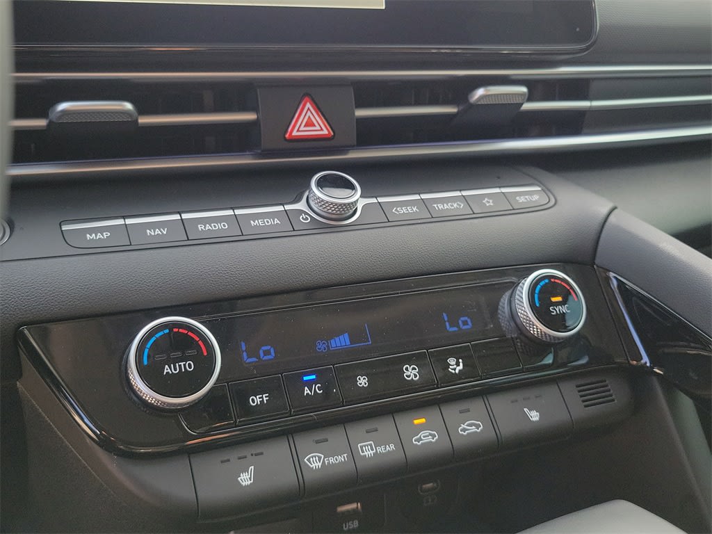 Thumbnail: 2025 Hyundai Elantra - 28