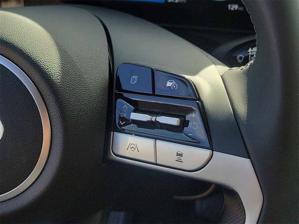 Thumbnail: 2025 Hyundai Elantra - 25