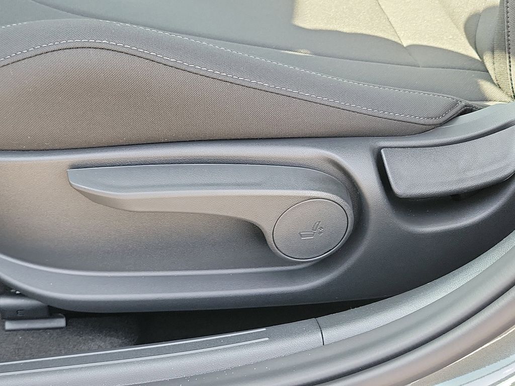 Thumbnail: 2026 Hyundai Elantra - 25