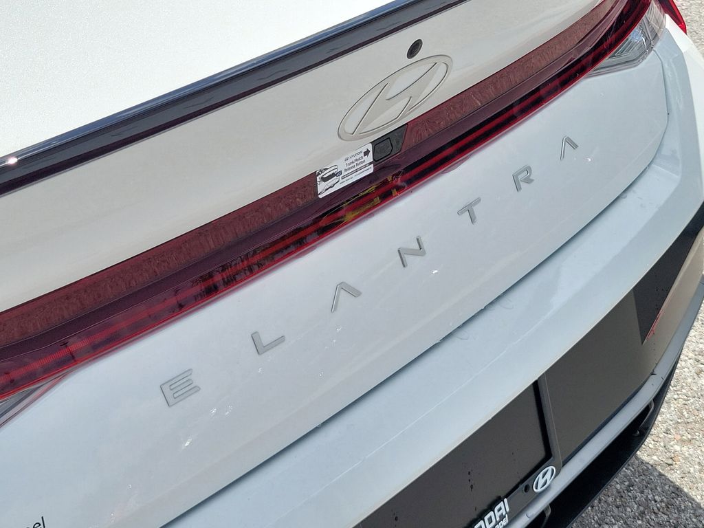 Thumbnail: 2026 Hyundai Elantra - 4
