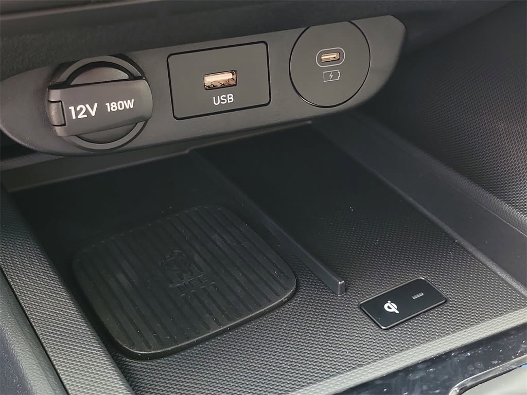 Thumbnail: 2025 Hyundai Elantra - 31