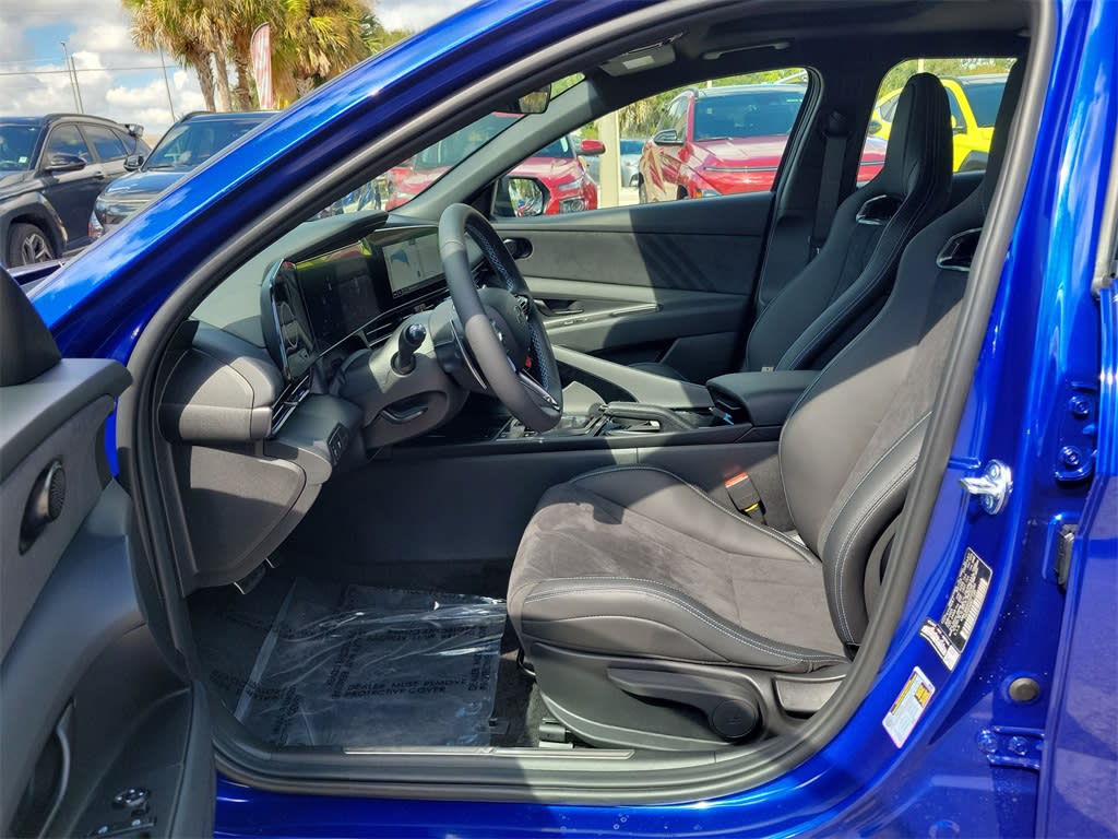 Thumbnail: 2025 Hyundai Elantra - 10