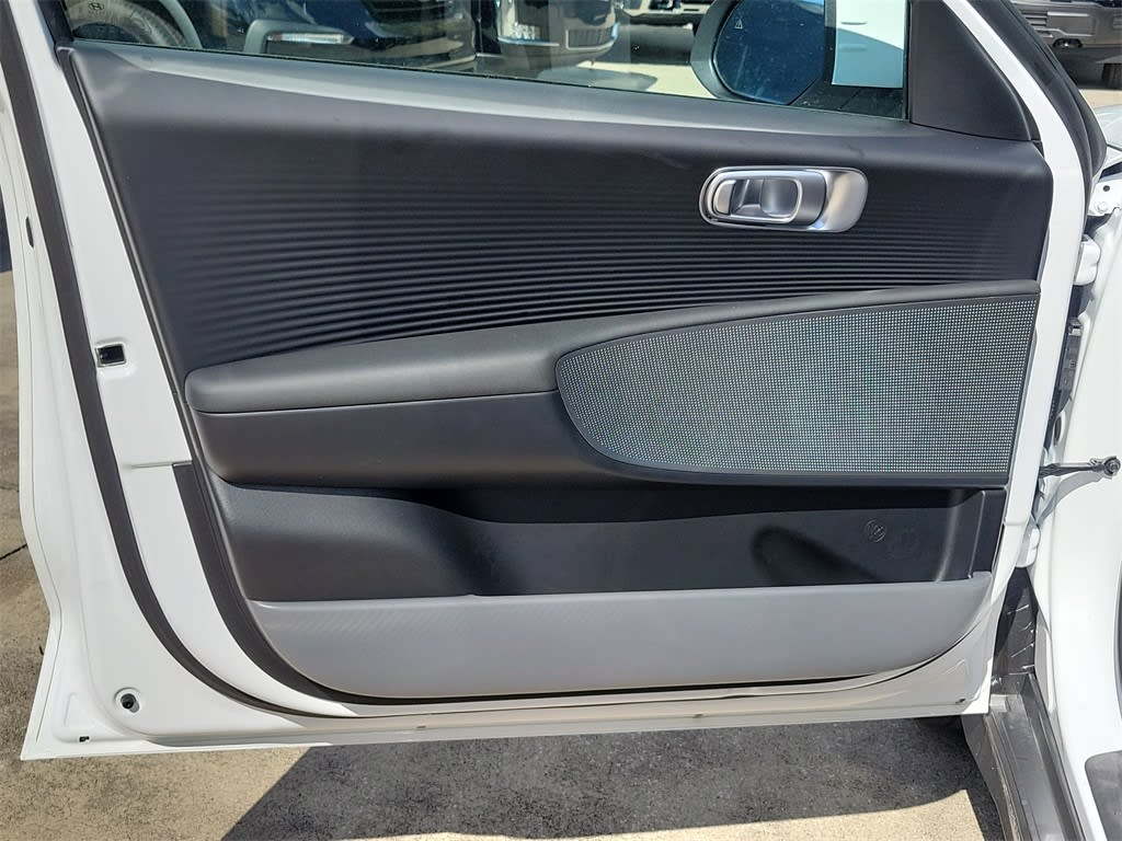 Thumbnail: 2025 Hyundai Ioniq 6 - 24