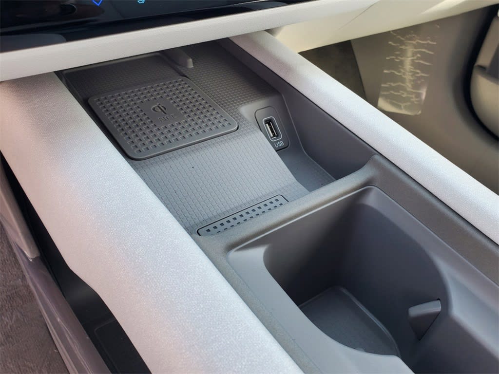 Thumbnail: 2023 Hyundai Ioniq 6 - 24