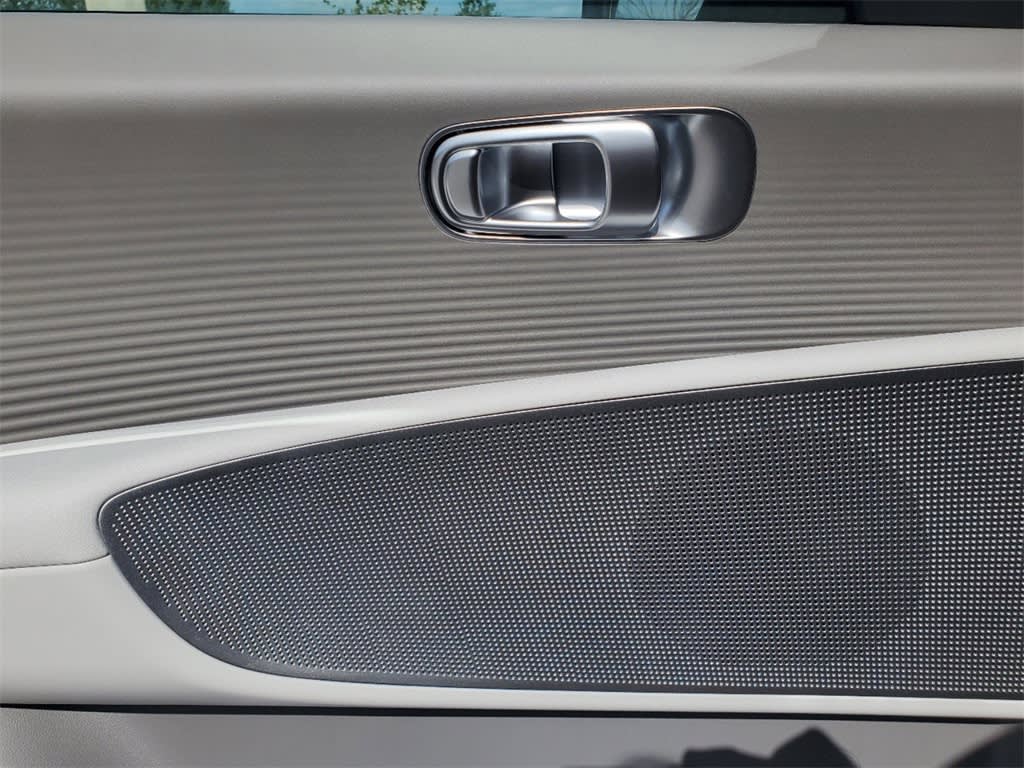 Thumbnail: 2023 Hyundai Ioniq 6 - 26