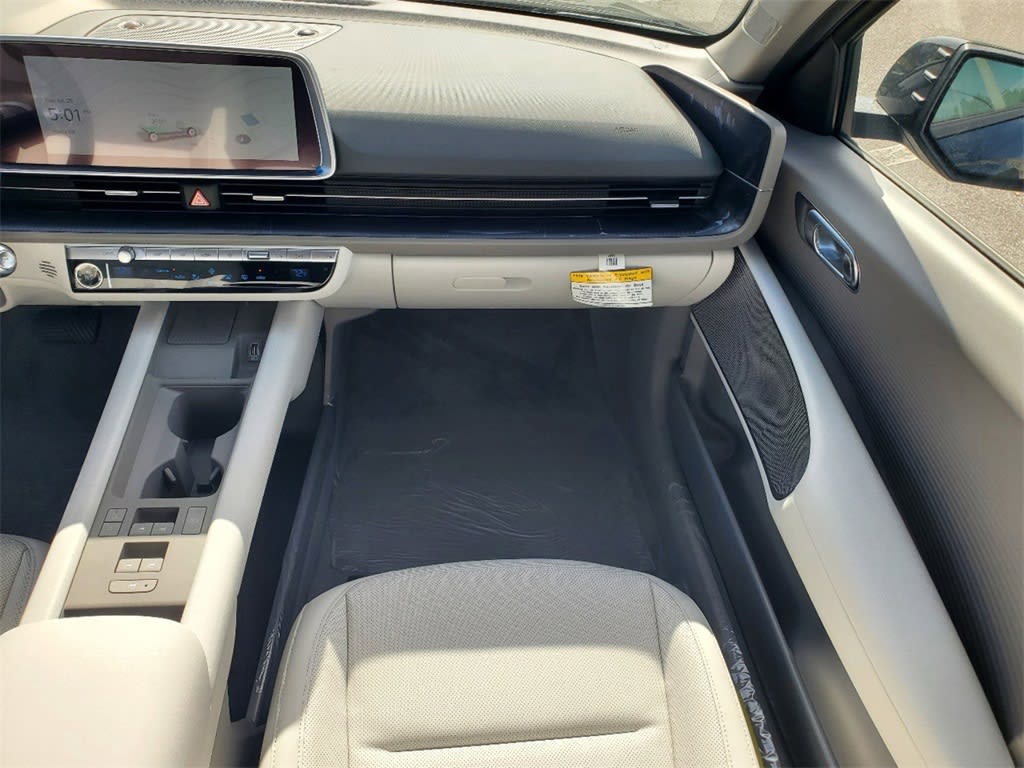 Thumbnail: 2023 Hyundai Ioniq 6 - 16