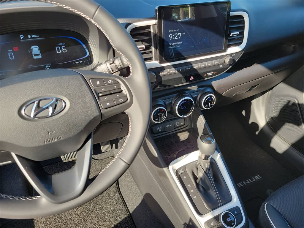 2025 Hyundai Venue Limited 30