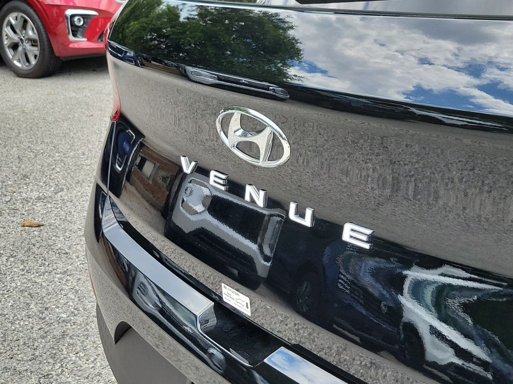 Thumbnail: 2025 Hyundai Venue - 4