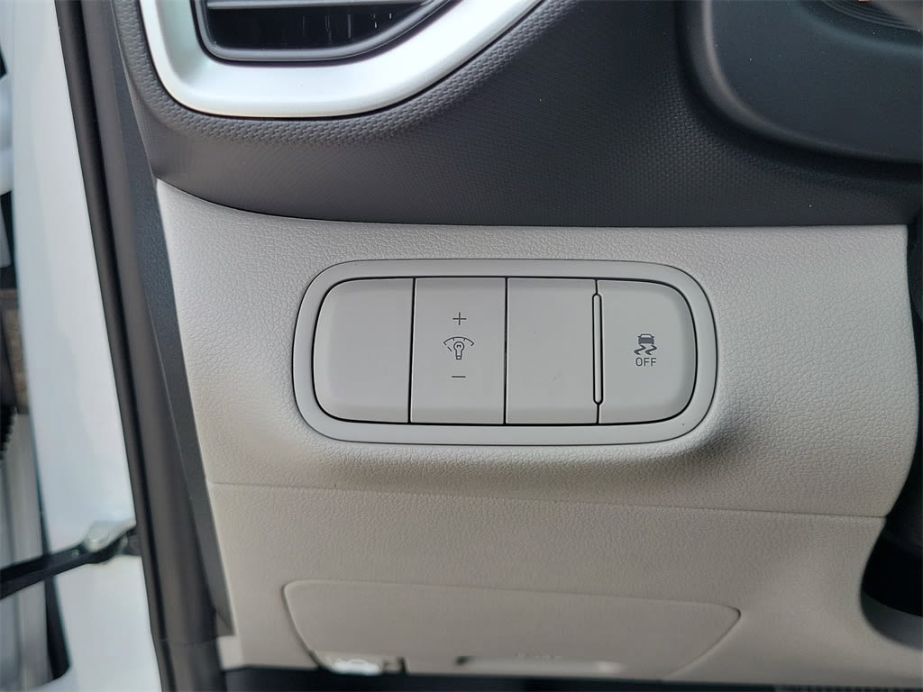 Thumbnail: 2025 Hyundai Venue - 25