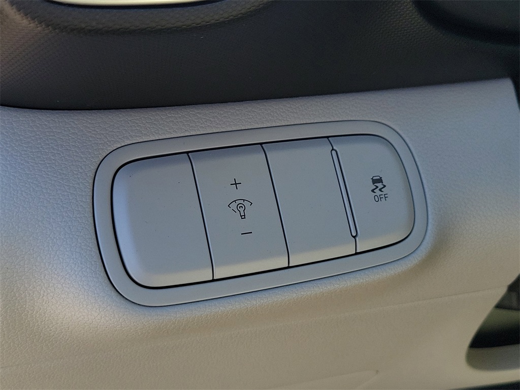 Thumbnail: 2026 Hyundai Venue - 24