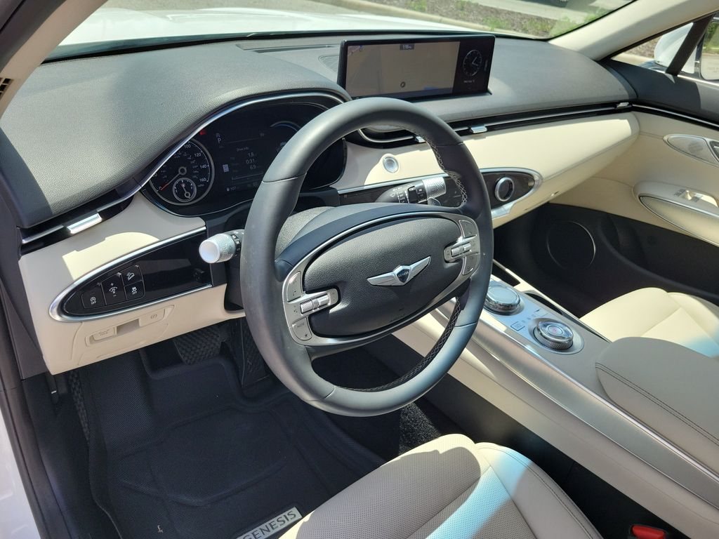 Thumbnail: 2023 Genesis GV70 - 11