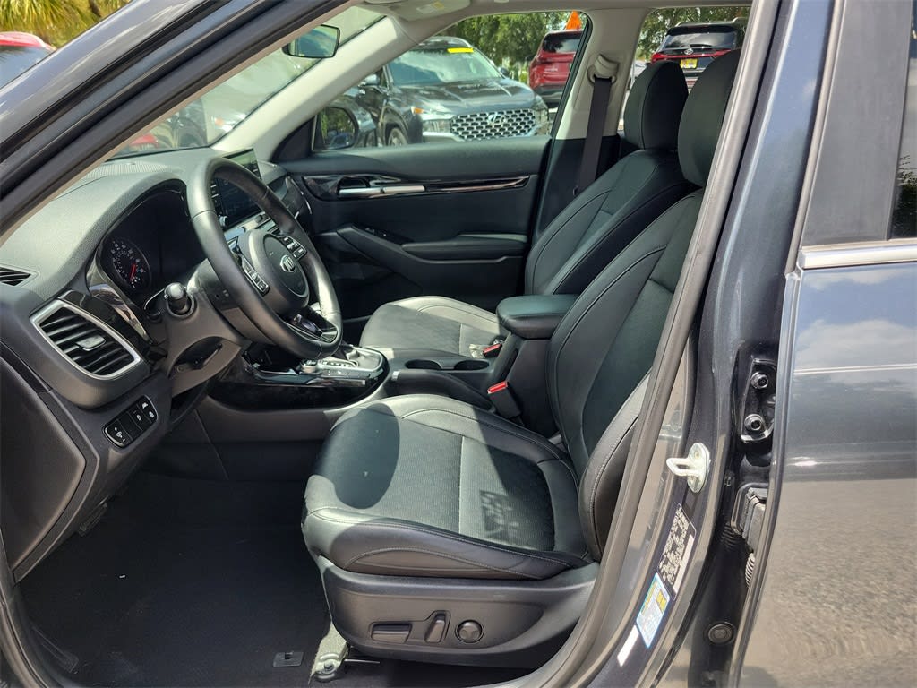 Thumbnail: 2021 Kia Seltos - 10