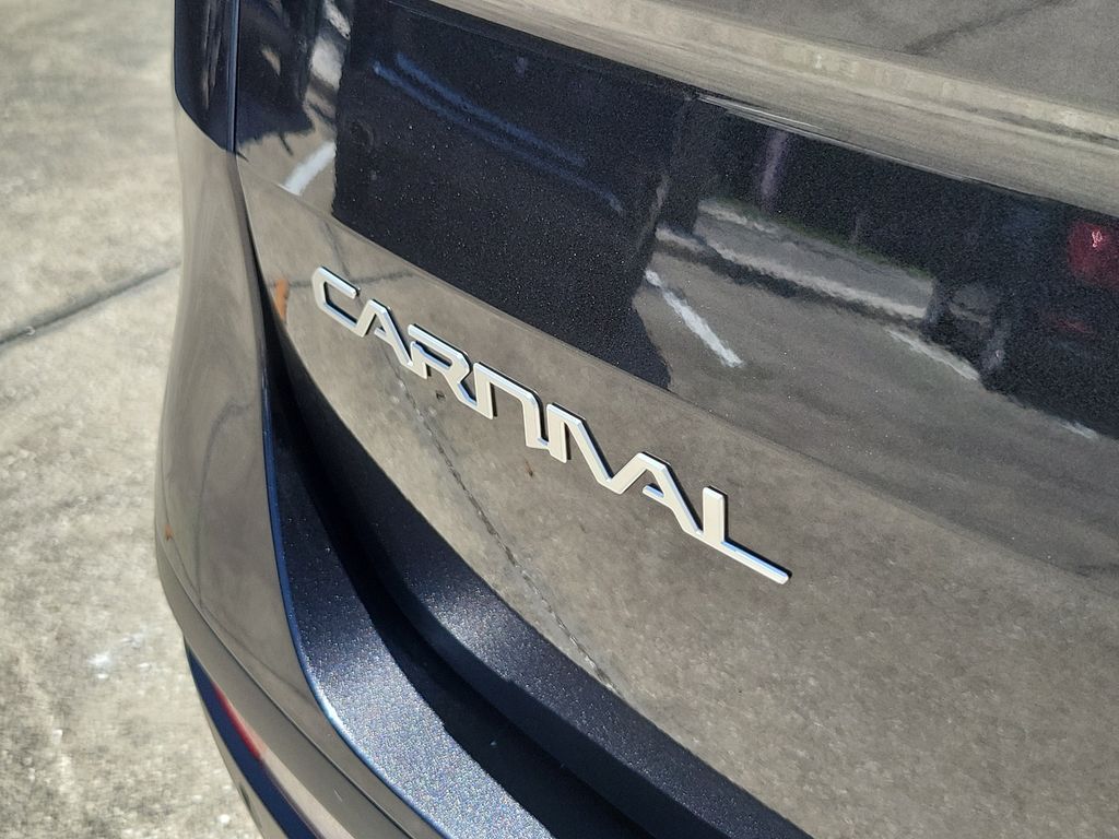 Thumbnail: 2024 Kia Carnival - 4