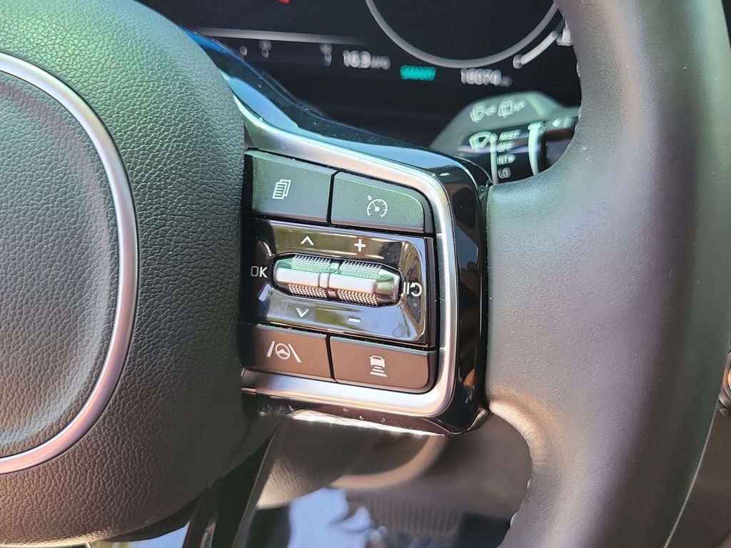 Thumbnail: 2024 Kia Carnival - 26