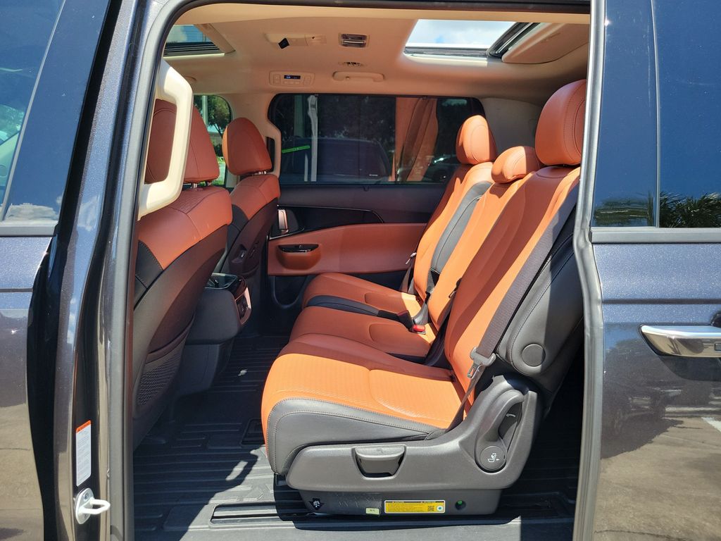 Thumbnail: 2024 Kia Carnival - 8