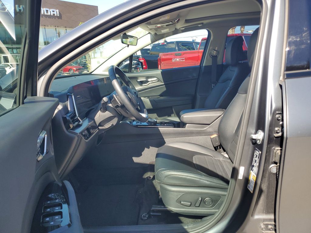 Thumbnail: 2025 Kia Sportage - 7