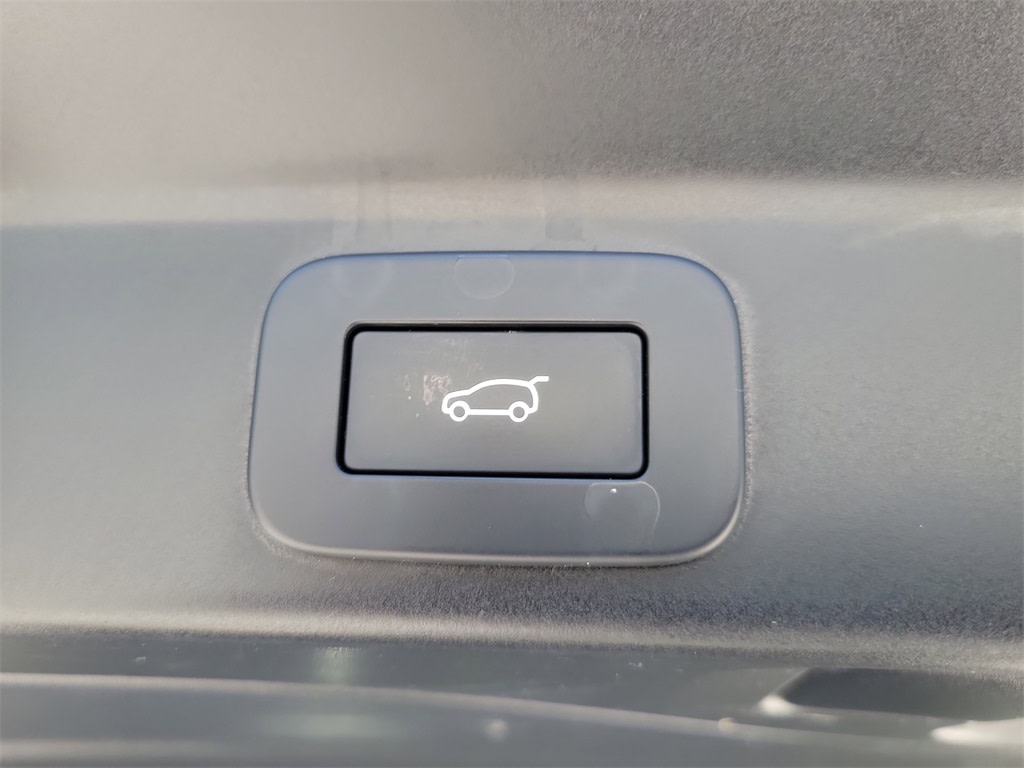 Thumbnail: 2025 Jaguar F-Pace - 18