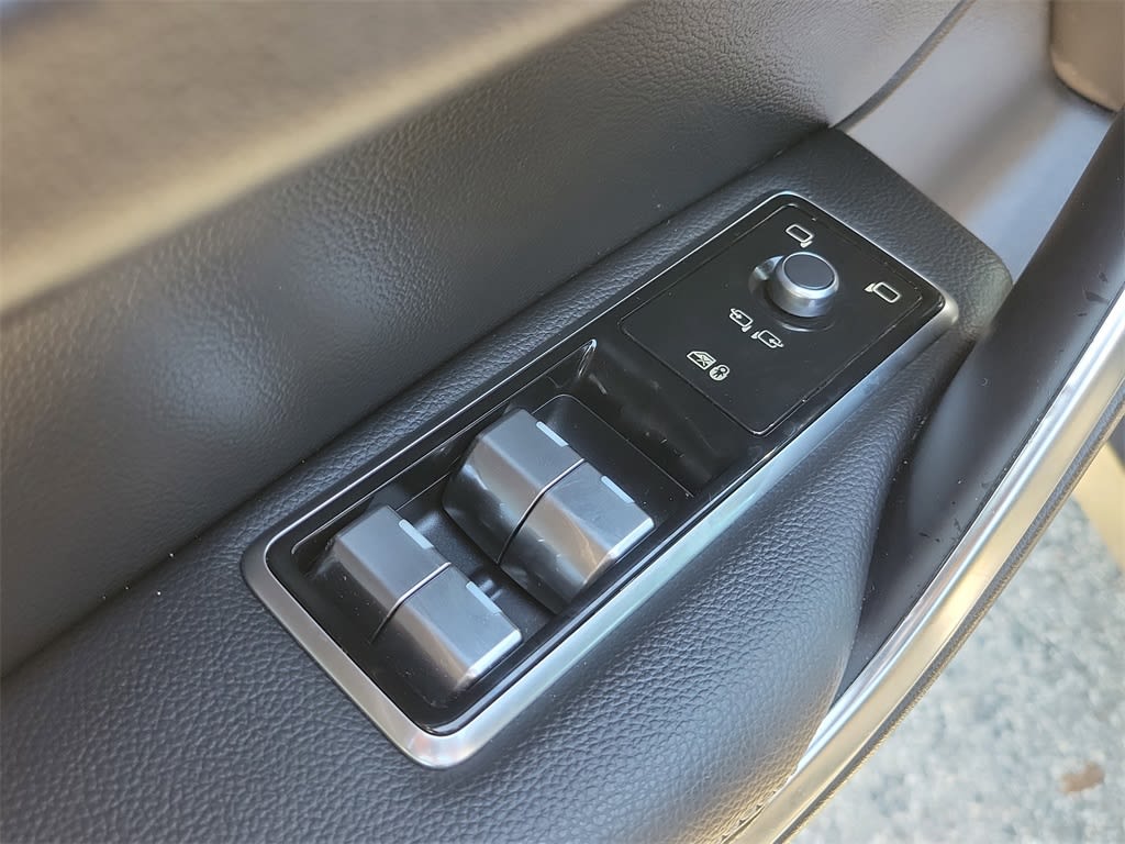 Thumbnail: 2025 Jaguar F-Pace - 23