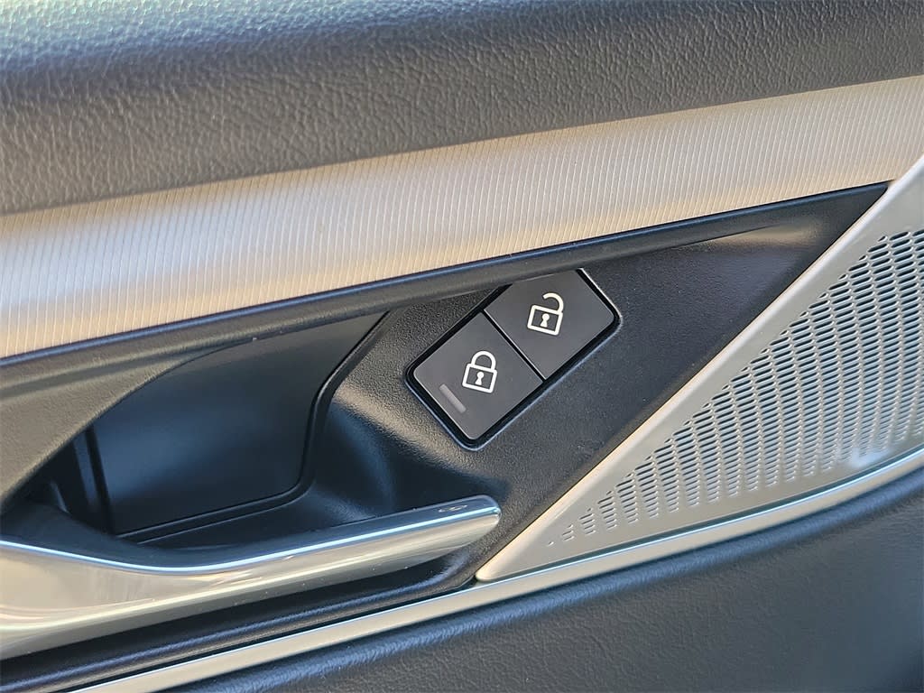 Thumbnail: 2025 Jaguar F-Pace - 24