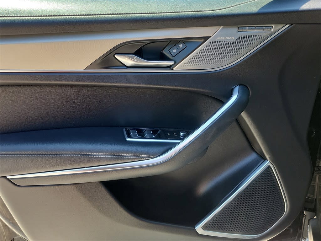 Thumbnail: 2025 Jaguar F-Pace - 22